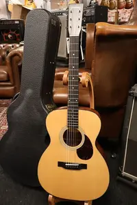 Eastman E10OM-TC Оркестровая модель с термоотверждением