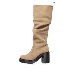 (WMNS) Ботинки Dr. Martens Kasey из замши на высоком каблуке, цвет «Саванна песочный»