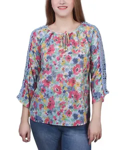 Укороченная туника с рукавом 3/4, кружевной отделкой и завязками на горловине NY Collection, мультиколор