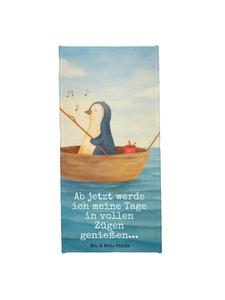 Mr. & Mrs. Panda Изображение пингвина на рыбацкой лодке, выполненное в нежно-голубом цвете, на полотенце