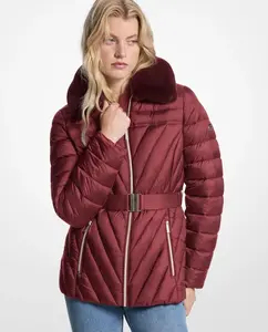 Женский пуховик с воротником из искусственного меха и поясом Michael Michael Kors, бордовый