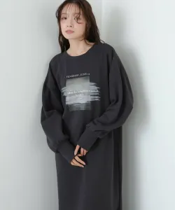 Платье-свитшот с принтом в виде силуэта русалки, застегивающееся на крючки спереди и сзади в двух направлениях