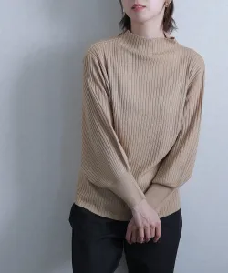 Трикотажный топ в рубчик с вырезом-горлышком, элегантный крой, рукава 3/4, женский трикотаж Pourvous, цвет Beige