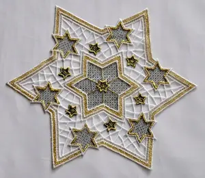 Скатерть-вышивка Плауэн "Золотая ель", золотые звезды Stickereien Plauen Ø 45 см, зеленый