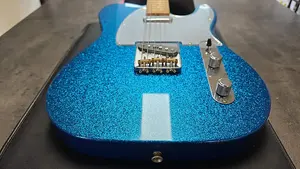 Fender 1958 Telecaster J Mascis НОВЫЙ Подпись артиста Кастомные звукосниматели Зеркальная накладка Гриф в стиле Aged Road Worn Ретро 50-х Телекастер Винтажное переиздание - Metallic Bottle Rocket Blue Flake