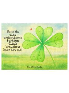 Mr. & Mrs. Panda Дизайн в виде цветка клевера с надписью, выполненной белым цветом