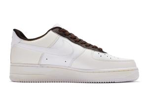 Кроссовки для скейтбординга Air Force 1 женские с низким верхом бежевые/коричневые/белые Nike