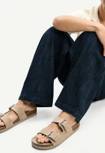 Мюли с пряжками и плоскими скользящими ремнями Bershka, Beige