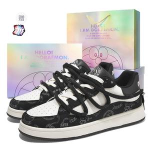 Doraemon Дораэмон, лимитированная серия "Коробка", пухлые кроссовки низкие скейтерские унисекс - яркая черная коробка, цвет Vibrant Black Box