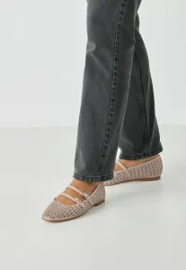 Балетки с ремешком на щиколотке Tamaris, Nude Structure