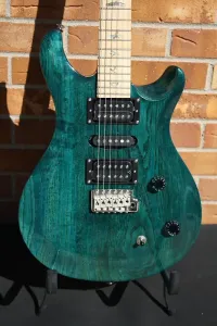 PRS SE Swamp Ash Special Custom 22 с болтовым креплением - Ирисовый синий