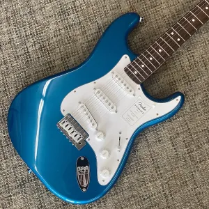 Fender Standard Stratocaster 2025 - настоящее время - Аквамариновый металлический