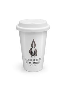 Mr. & Mrs. Panda Кофейная кружка с надписью «Нападение скунса» белого цвета