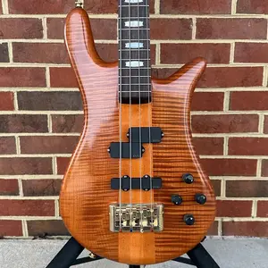 Spector Euro 4 Doug Wimbish Signature Limited Edition, янтарный состаренный вид, гриф из розового дерева, звукосниматели EMG DW, предусилитель Spector Legacy, чехол для инструмента, серийный номер NB22983