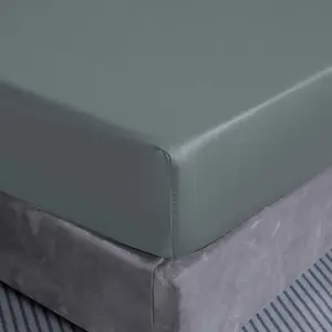 Простыня на резинке из хлопка 180x200+25 Серая Cotton Market