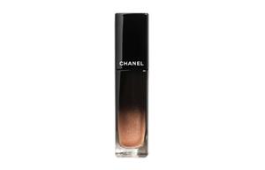 Блеск для губ Charm Dazzling Light, легкое нанесение, глянцевый эффект, 5,5 мл CHANEL, 90 - золотой бежевый