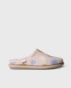 Тапочки женские закрытые с вышивкой Toni Pons, бежевый