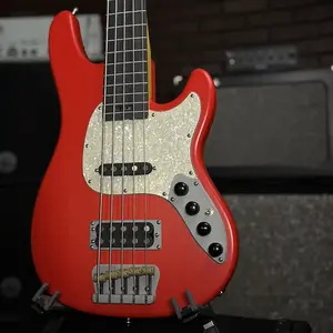 Электрическая бас-гитара Woodcraft Ampmaster 5 струн, средний масштаб 32", безладовая