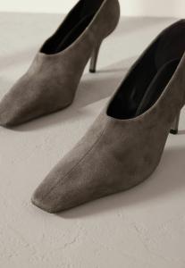 Классические туфли на каблуке REGULAR FIT Next, серый