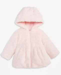 Детская куртка с капюшоном и тиснеными сердечками из искусственного меха First Impressions