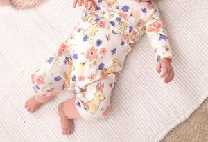 Комбинезон с оборками "Bunny Garden" для новорожденных и малышек, цвет слоновой кости/коралловый/фиолетовый Tesa Babe