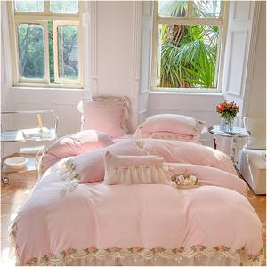 YUSIWOAL Комплект постельного белья пушистый зимний из бархата milk velvet с цветочными кружевами и рюшами Pink