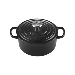Чугунная круглая кокотница Le Creuset, матовый черный