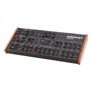 Последовательный Prophet Rev 2 Настольный модуль (8 голосов) Sequential