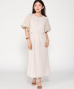 Платье с рукавами из жоржета, выполненное из разных материалов, с завязками на талии.