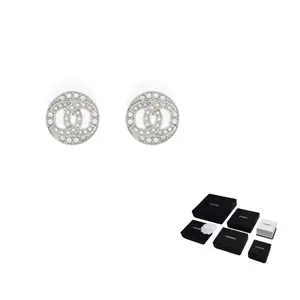 CHANEL Серебряные металлические серьги-гвоздики для женщин