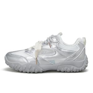 WARRIOR Женские трекинговые туфли с увеличенной высотой амортизации, дышащие, противоскользящие, низкие, бело-серебристые, цвет White Silver