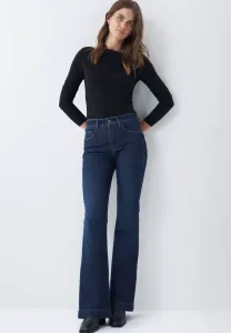 Вера надевает расклешенные джинсы Salsa Jeans, Blue