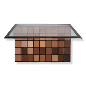 Палитра теней для век Maxi Reloaded Nudes Revolution Beauty