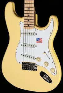 Fender Yngwie Malmsteen Stratocaster со скаллопированной кленовой грифовой накладкой, винтажный белый (129)