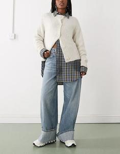 Джинсы Monki Peggy мешковатые с отворотами светло-голубого цвета