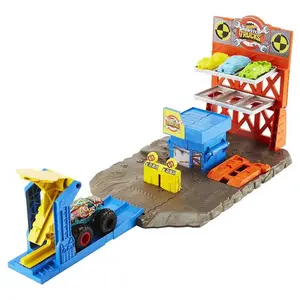 Игровой набор Hot Wheels Monster Trucks Blast Station и машинки, мультиколор