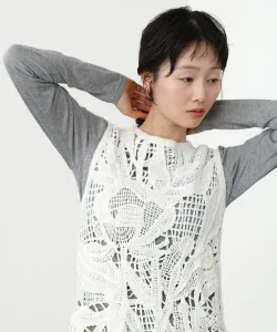 Вязаный крючком жилет из мохеровой пряжи