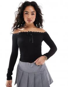 Гламурный топ с длинными рукавами и вырезом-бардо черного цвета