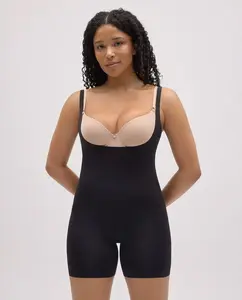 Корректирующее боди с открытой конструкцией и невидимыми швами Ysabel Mora, черный