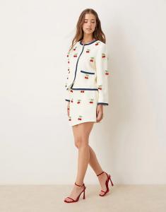 Мини-юбка из твида Sister Jane кремового цвета с вишневым декором – часть комплекта