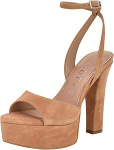 GUESS Женские босоножки Hitten на каблуке, Medium Natural Suede 101