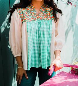 Топ с цветочной вышивкой в ​​клетку в зеленом цвете Layerz Clothing, Green Multi