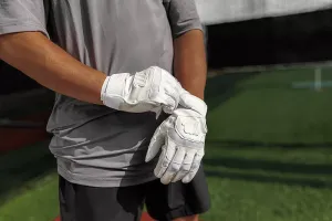 Перчатки для ватина Marucci Adult Signature 4, белый