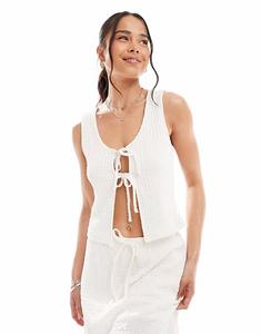 Мисс Селфридж текстурированный трикотажный топ с завязками спереди в натуральном цвете Miss Selfridge