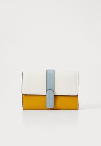 Кошелек Furla GRAZIA COMPACT WALLET TRIFOLD, Panna/Senape/Cirro/Off-White