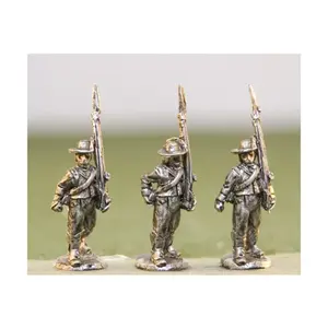 Британская пехота в каруселях, круглых шляпах, с выдвинутыми наплечниками, Birth of a Nation (15mm) (Blue Moon Manufacturing)