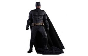 Фигурка для коллекционирования Batman Regular Version из фильма Dc Justice League Hot Toys
