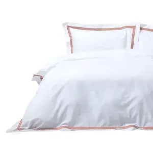 Комплект постельного белья HOMESCAPES белый с медной отделкой, 200 х 200 см Homescapes