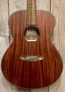Концертное красное дерево Breedlove Discovery S, натуральное, с чехлом! Discovery S Concert Mahogany