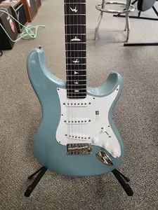 Новая электрогитара PRS Paul Reed Smith Silver Sky 2025 года - Polar Blue, гриф из розового дерева с премиальным чехлом PRS